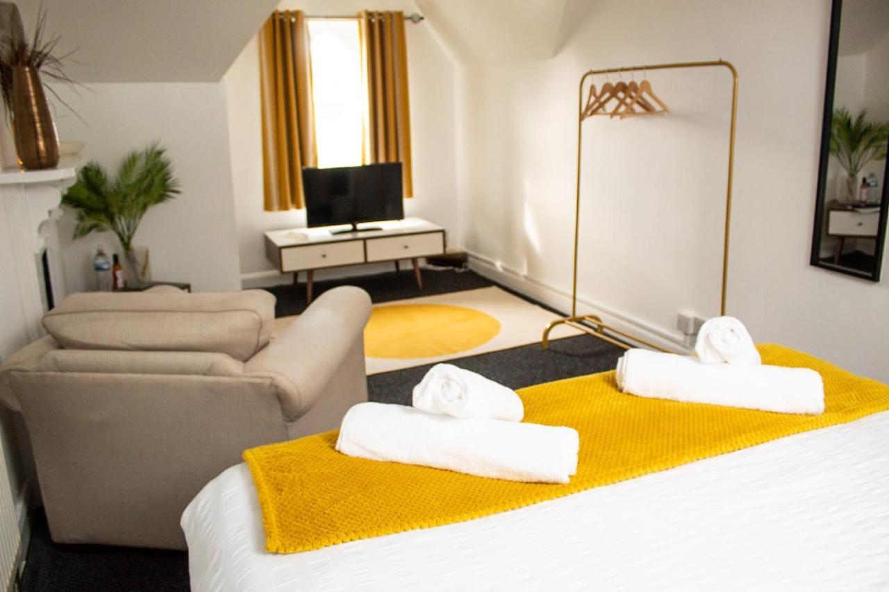 Shm Stays Hs2 Workers Great For Long Term Stays & Short Stays, 15 Min Drive To City Centre & Airport 2 Min Walk To Shops And Train Station Бирмингем Экстерьер фото