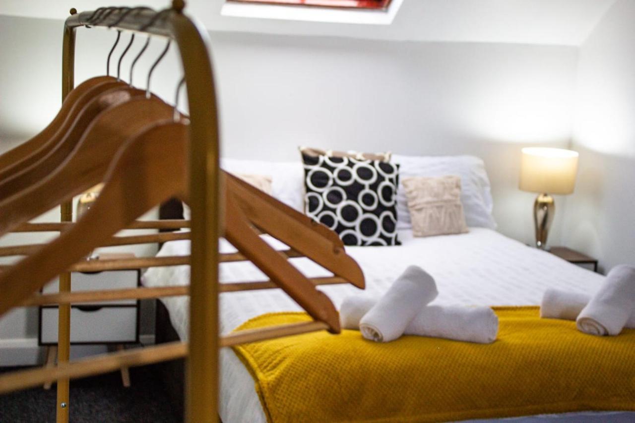 Shm Stays Hs2 Workers Great For Long Term Stays & Short Stays, 15 Min Drive To City Centre & Airport 2 Min Walk To Shops And Train Station Бирмингем Экстерьер фото